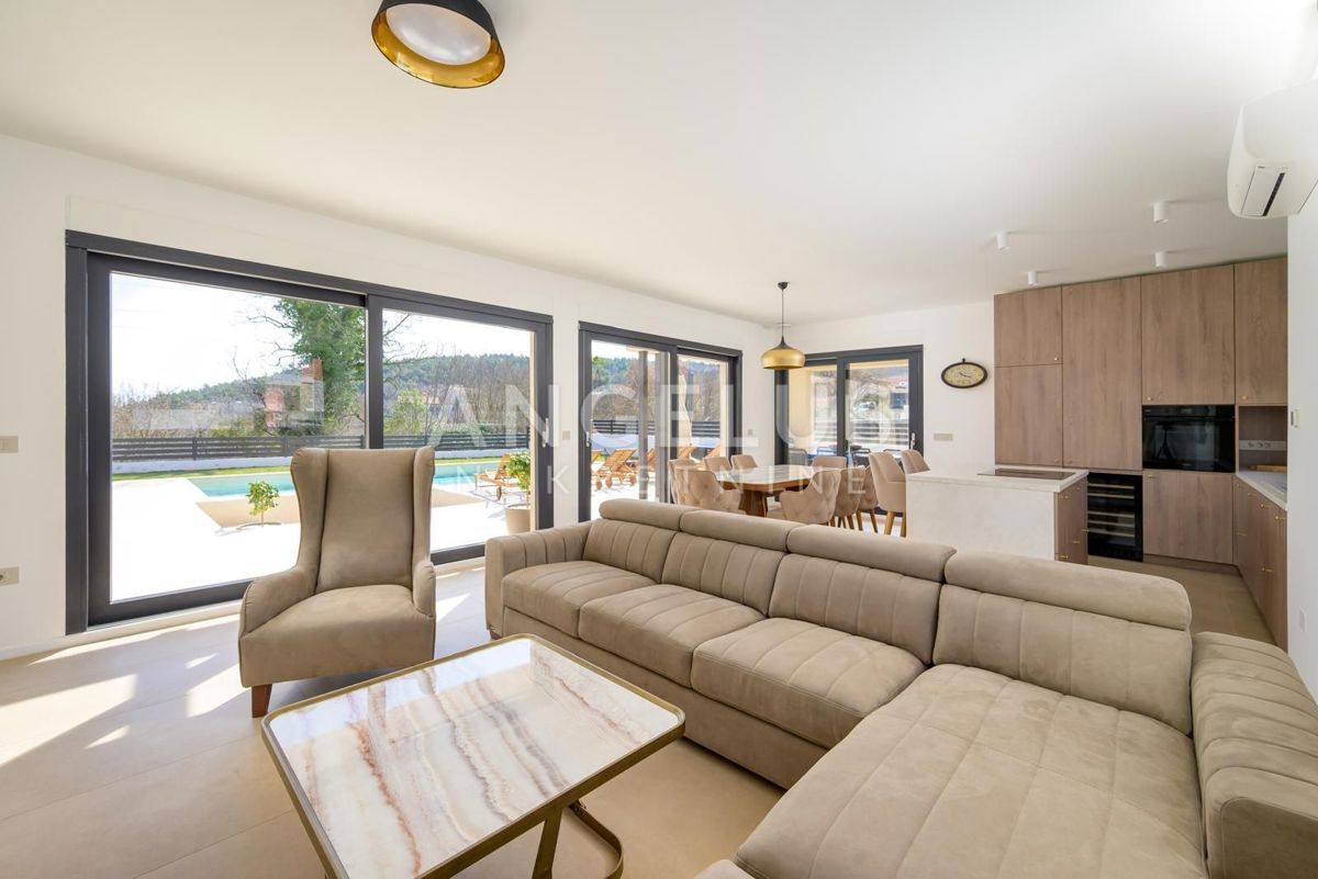 Istra, Rovinj - moderna vila z bazenom, 210m2, naprodaj!