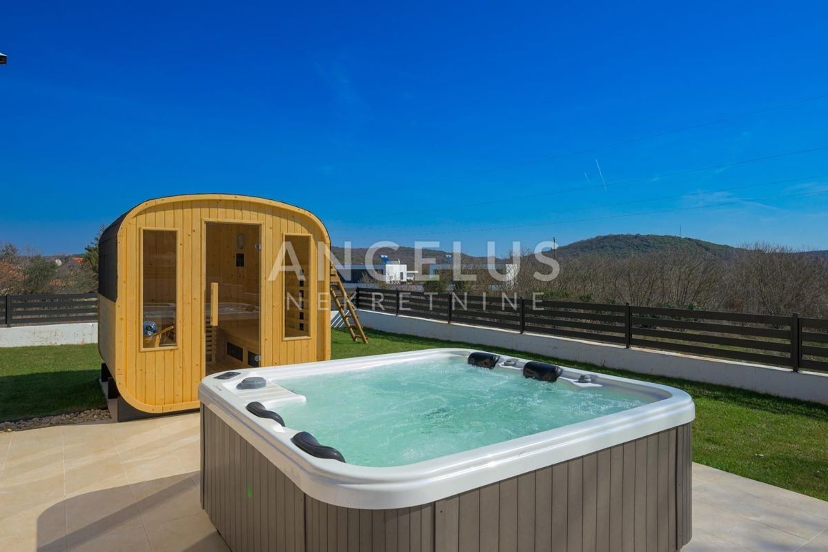 Istra, Rovinj - moderna vila z bazenom, 210m2, naprodaj!