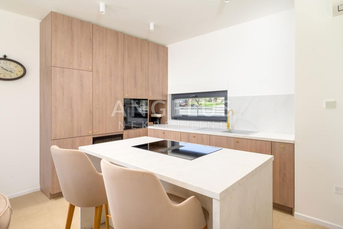 Istra, Rovinj - moderna vila z bazenom, 210m2, naprodaj!