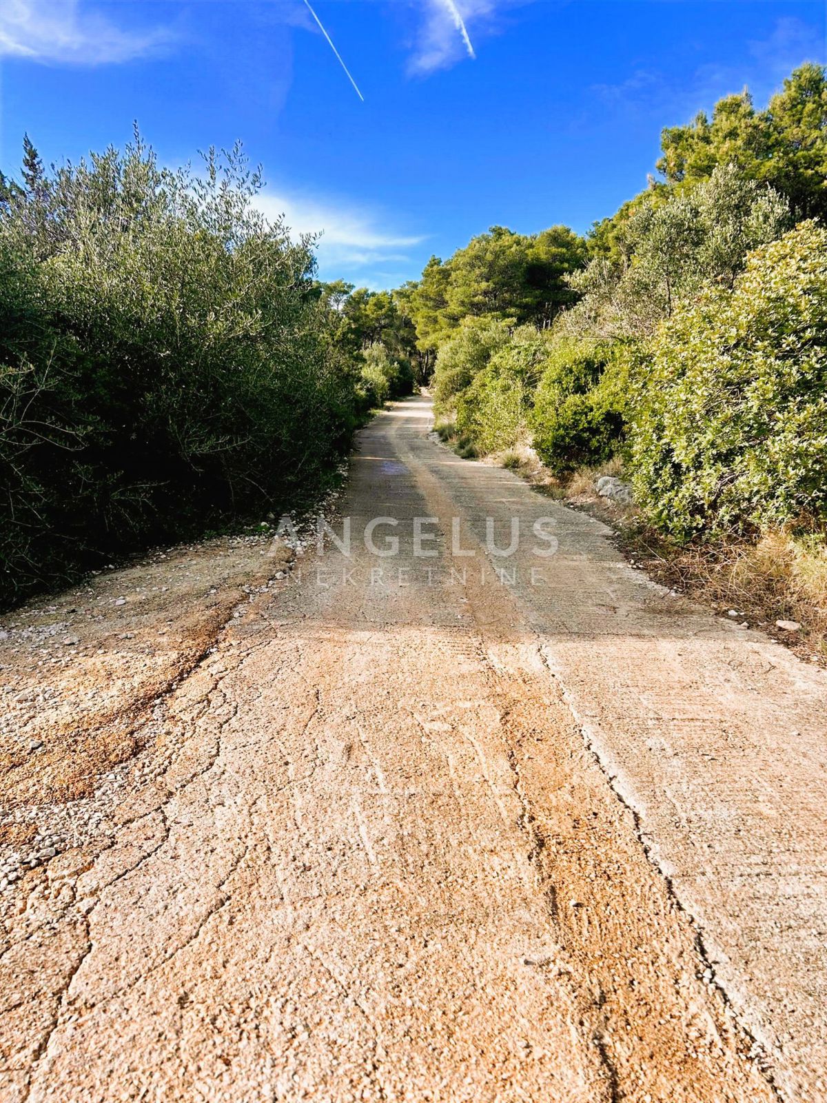 Brač, Sumartin - grad.zeml. s pogledom na morje, PRODAJA