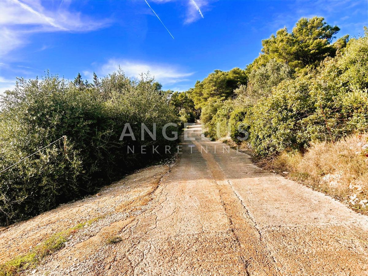 Brač, Sumartin - grad.zeml. s pogledom na morje, PRODAJA