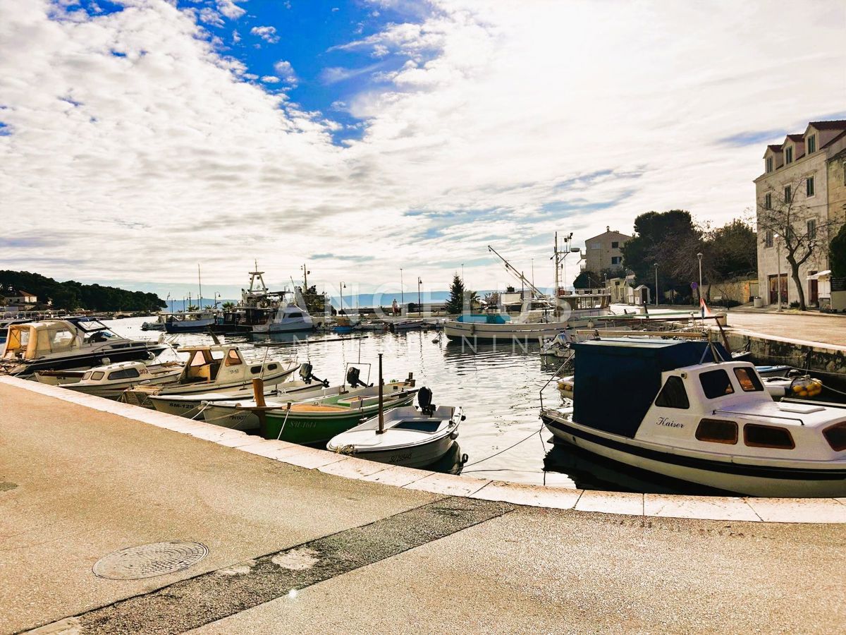 Brač, Sumartin - grad.zeml. s pogledom na morje, PRODAJA