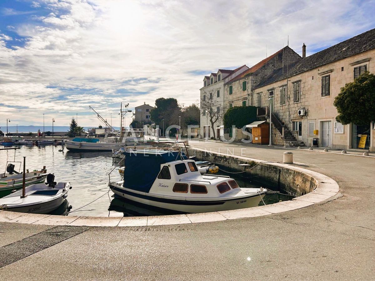 Brač, Sumartin - grad.zeml. s pogledom na morje, PRODAJA