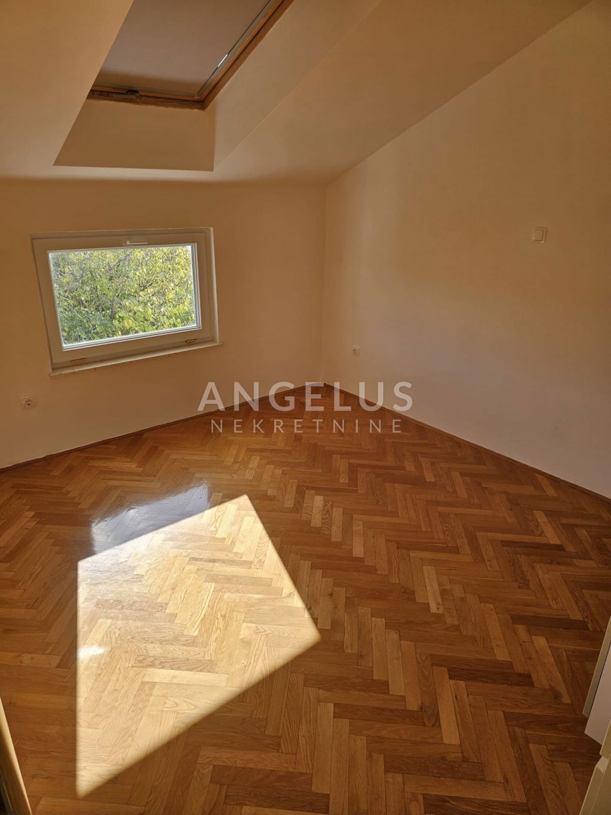 Hrvaška, Solin - Odlično trisobno stanovanje na mirni lokaciji, 110 m2, PRODAMO