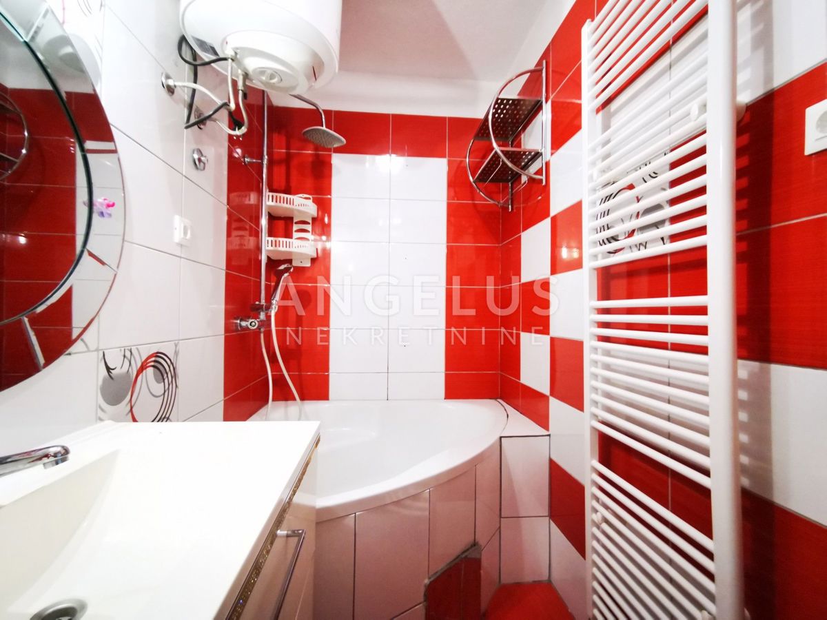 Šolta, Maslinica - hiša blizu morja in plaže, PRODAJA