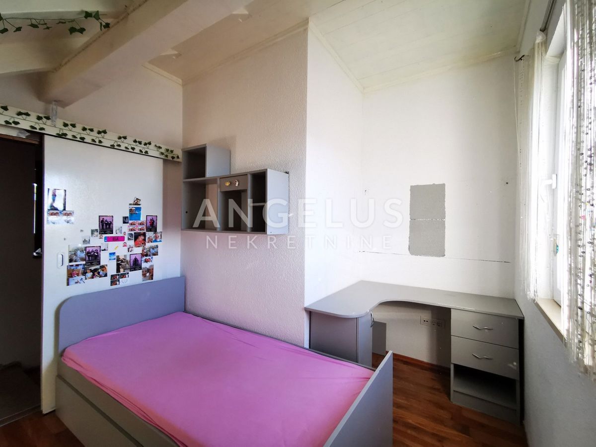 Šolta, Maslinica - hiša blizu morja in plaže, PRODAJA