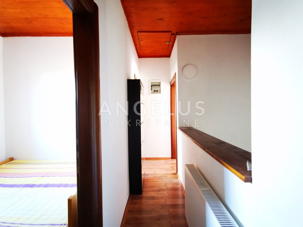 Šolta, Maslinica - hiša blizu morja in plaže, PRODAJA