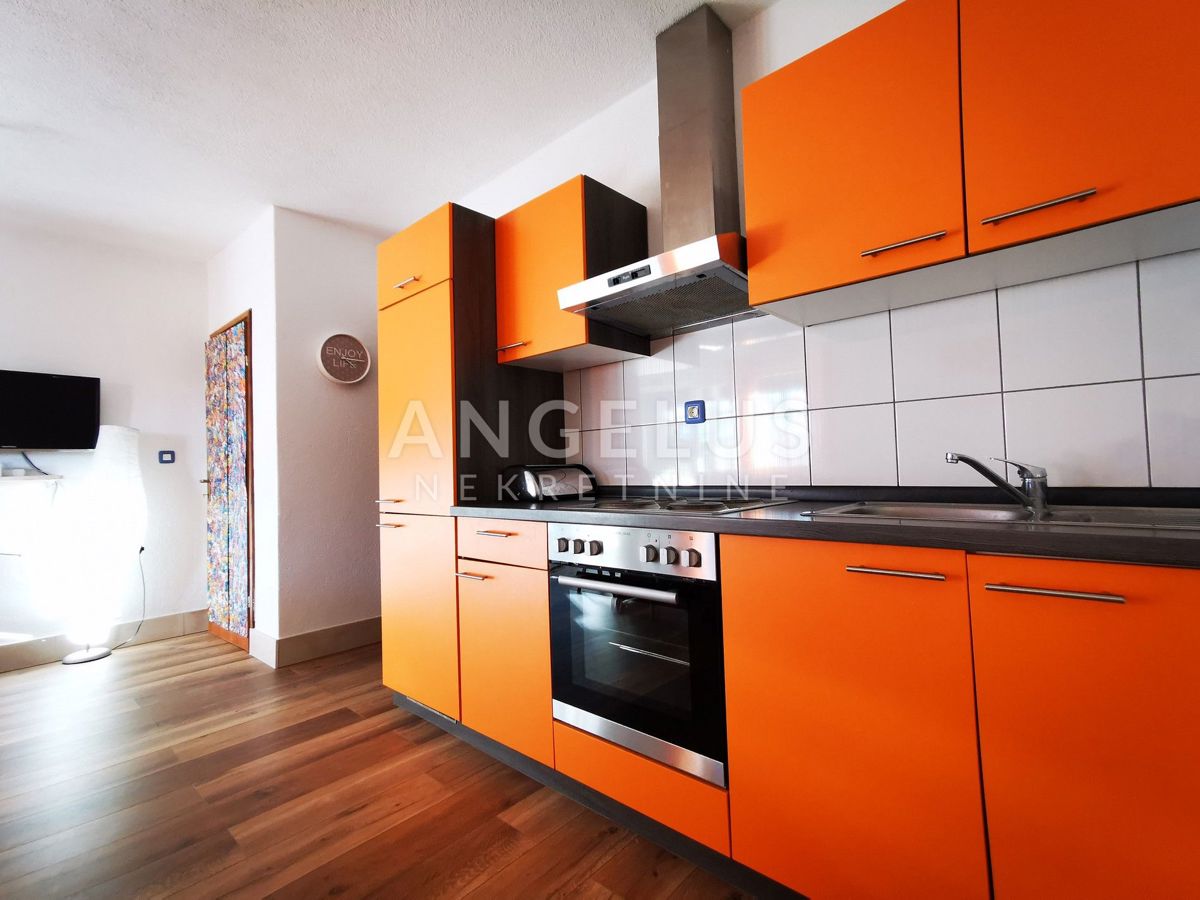 Šolta, Maslinica - hiša blizu morja in plaže, PRODAJA