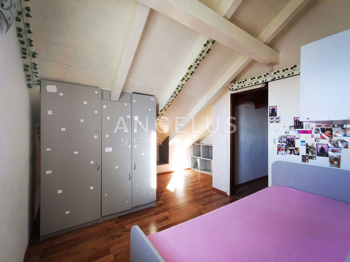 Šolta, Maslinica - hiša blizu morja in plaže, PRODAJA