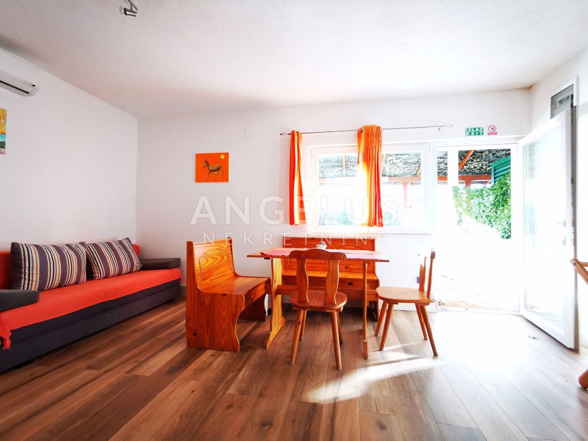 Šolta, Maslinica - hiša blizu morja in plaže, PRODAJA