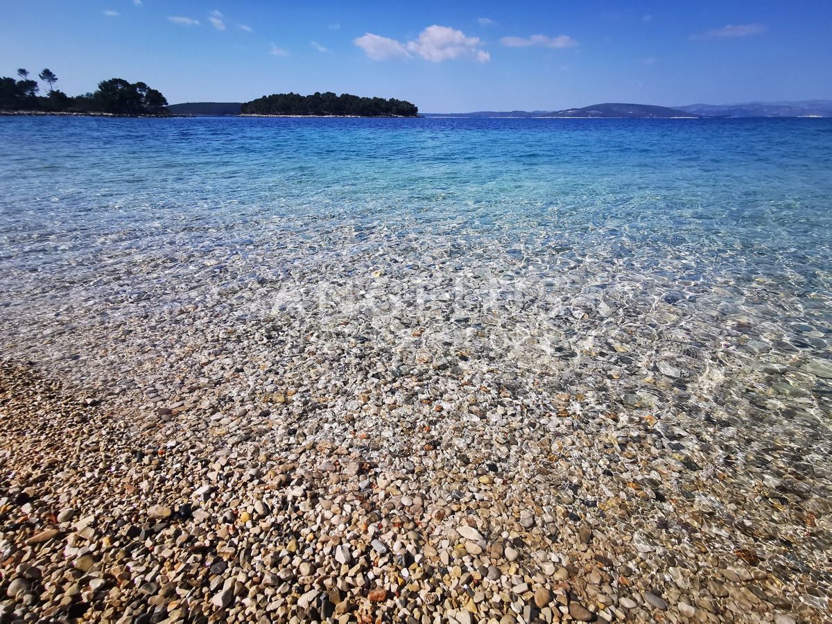 Šolta, Maslinica - hiša blizu morja in plaže, PRODAJA