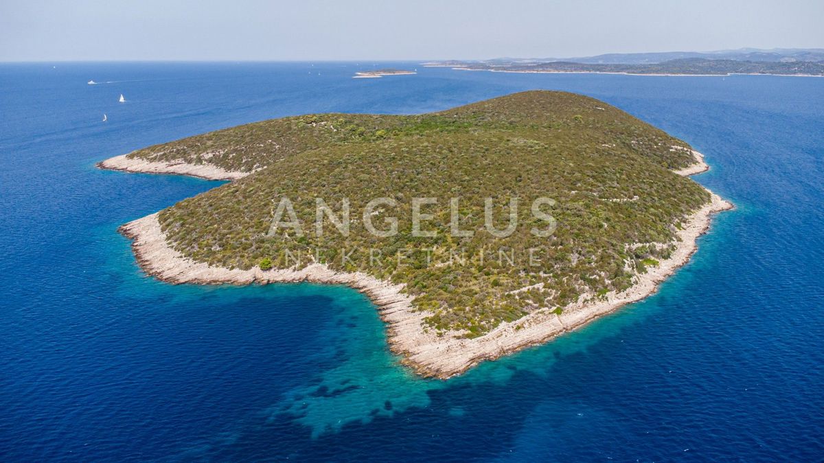 Šolta, Maslinica - hiša blizu morja in plaže, PRODAJA