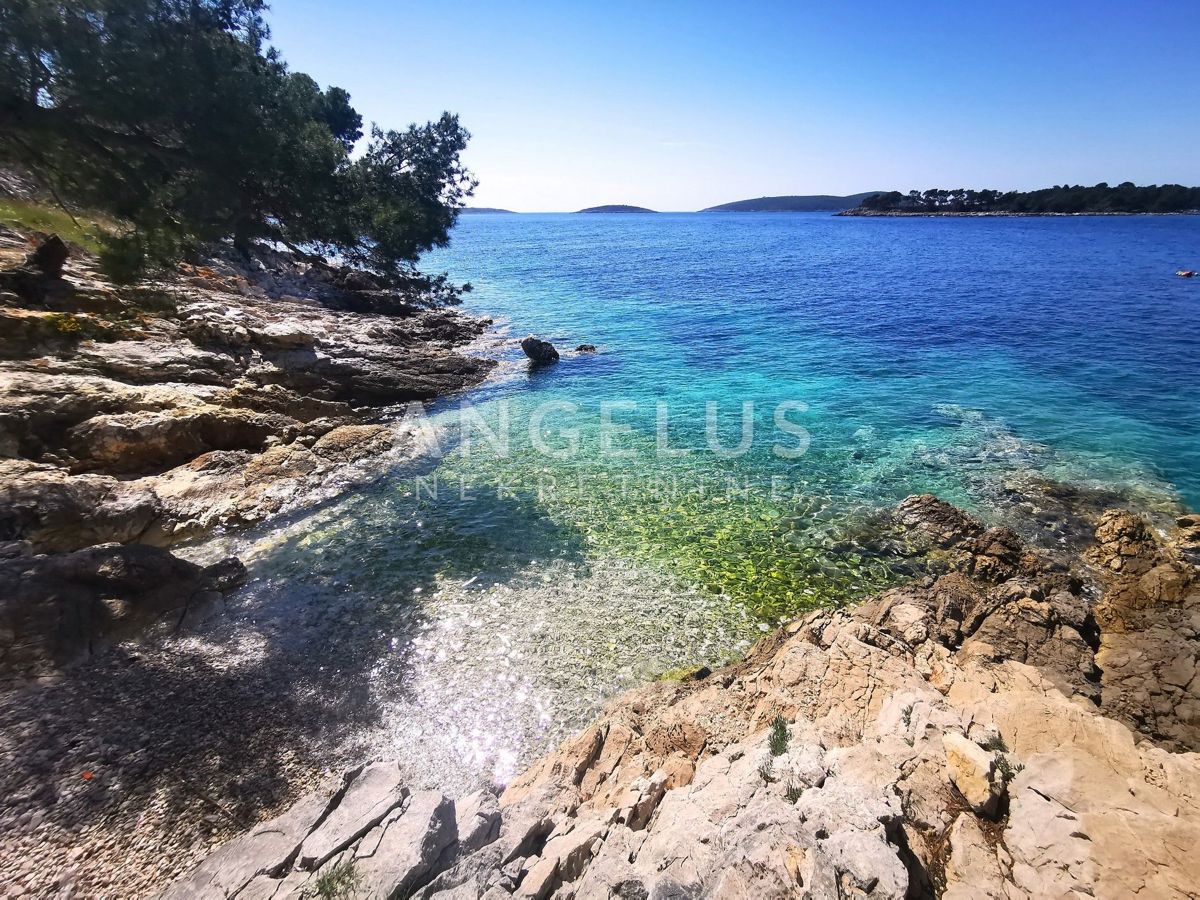 Šolta, Maslinica - hiša blizu morja in plaže, PRODAJA