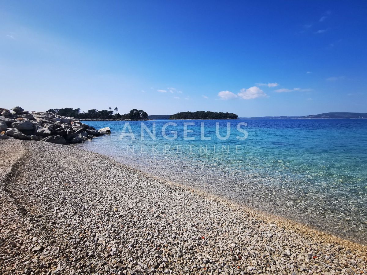 Šolta, Maslinica - hiša blizu morja in plaže, PRODAJA
