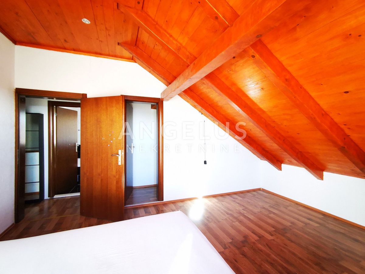 Šolta, Maslinica - hiša blizu morja in plaže, PRODAJA