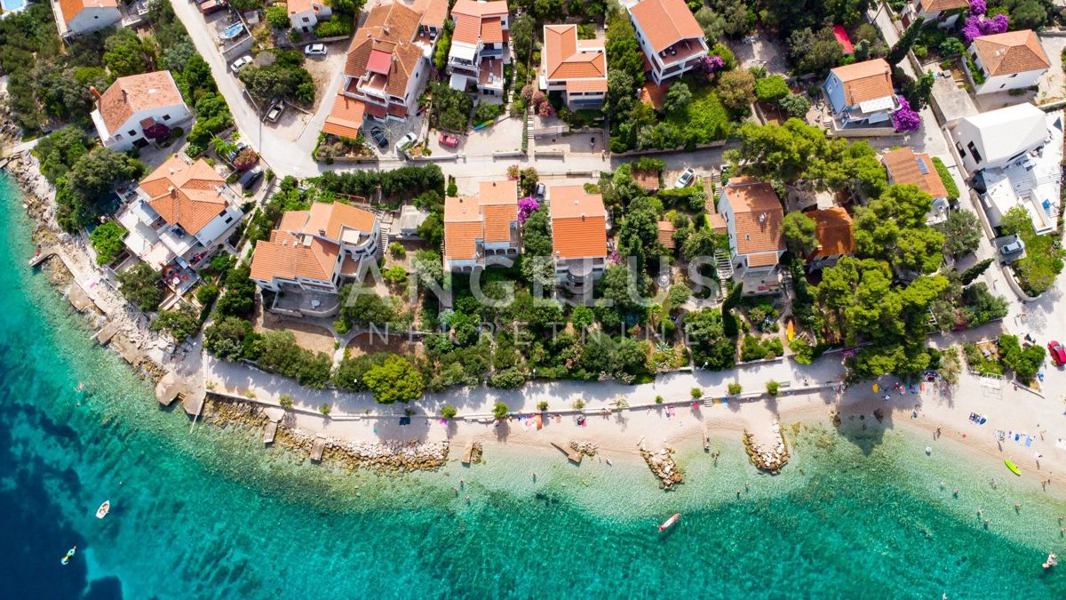 Šolta, Maslinica - hiša blizu morja in plaže, PRODAJA