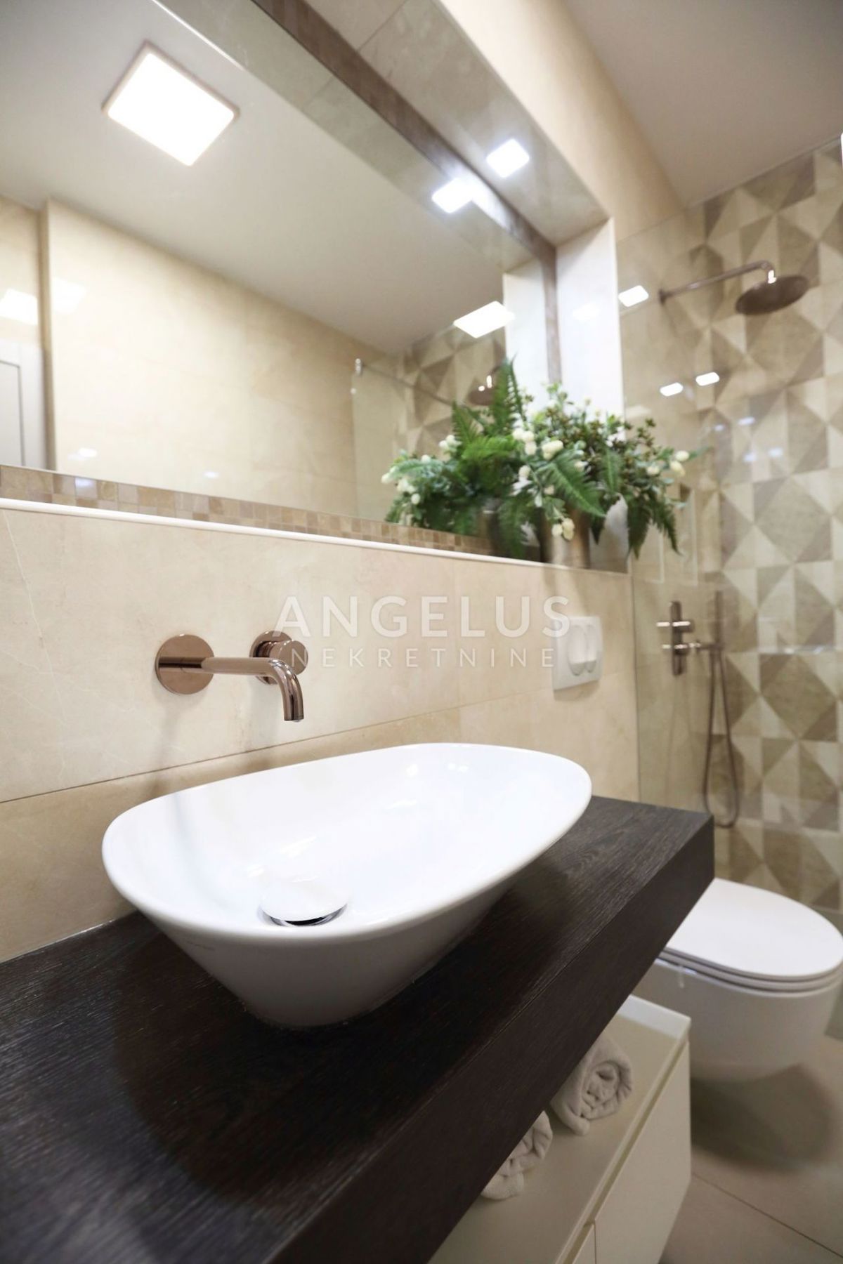 Split - luksuzno stanovanje s pogledom na morje, PRODAJA