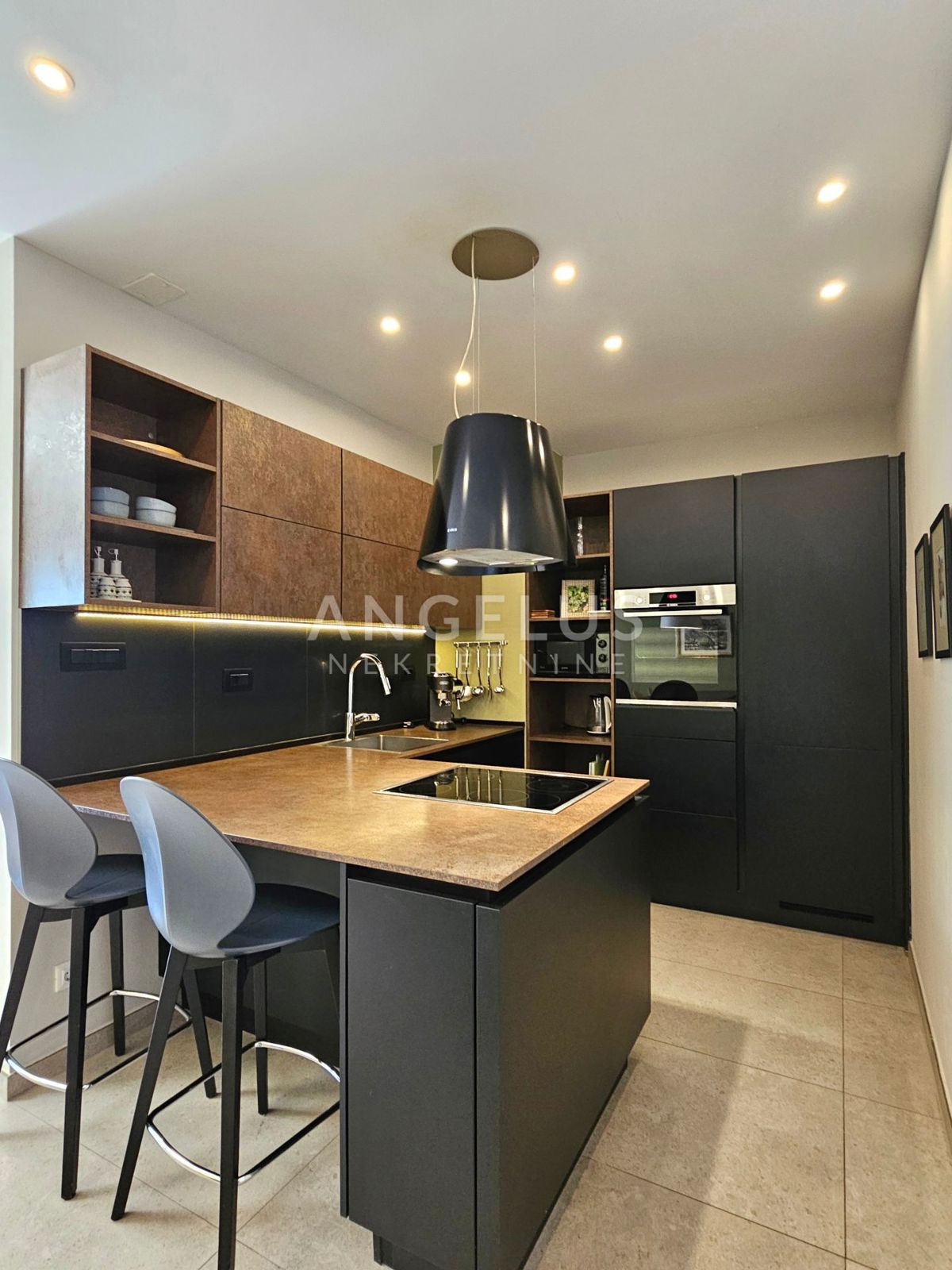 Split - luksuzno stanovanje s pogledom na morje, PRODAJA