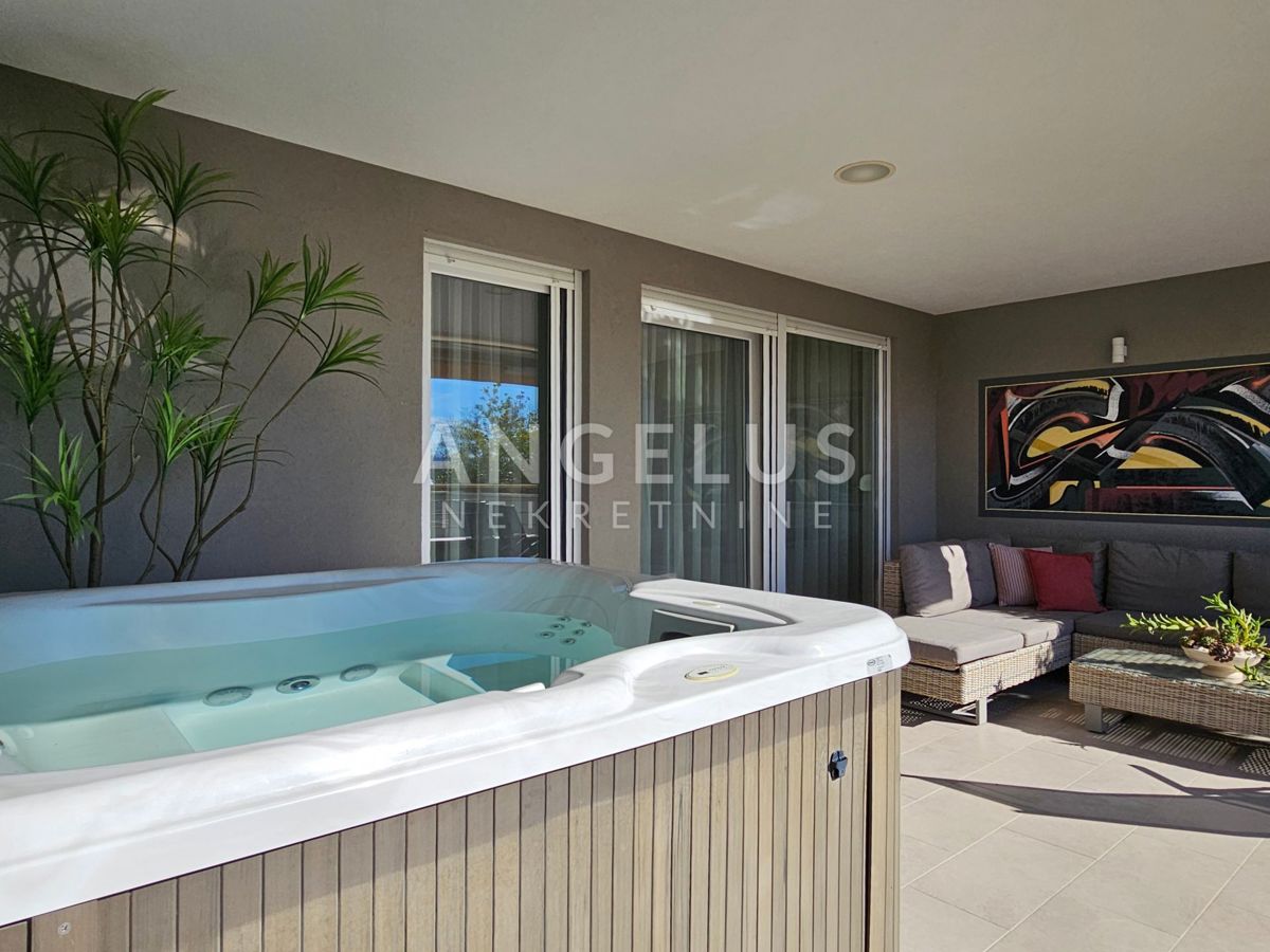 Split - luksuzno stanovanje s pogledom na morje, PRODAJA