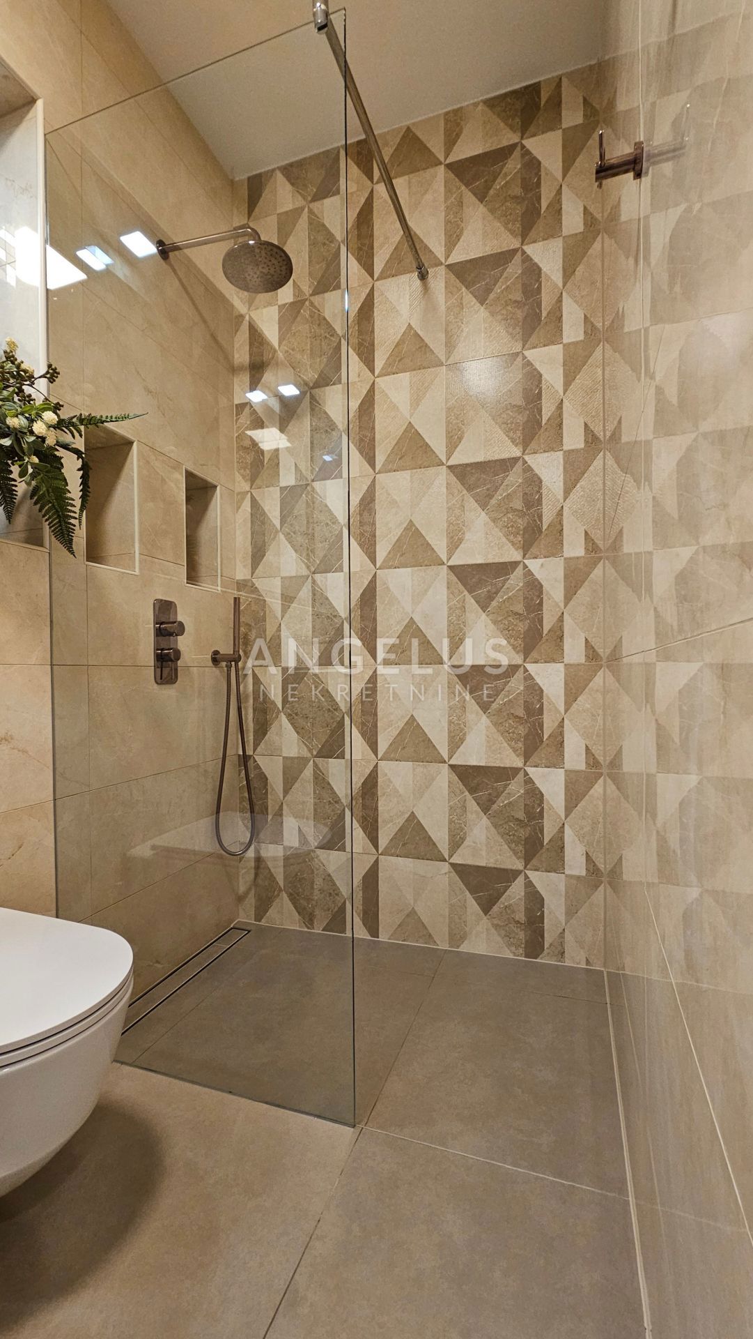 Split - luksuzno stanovanje s pogledom na morje, PRODAJA