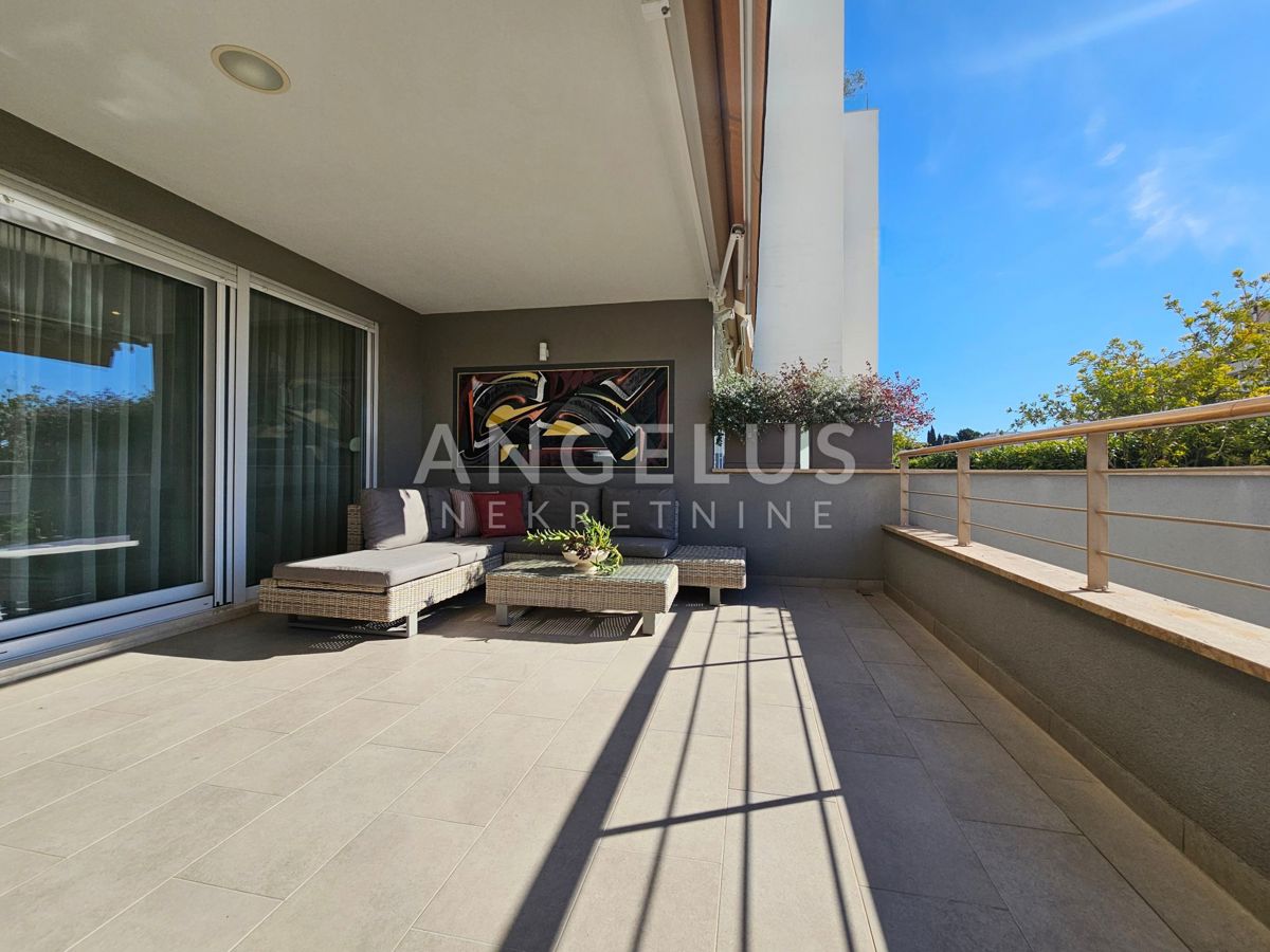 Split - luksuzno stanovanje s pogledom na morje, PRODAJA