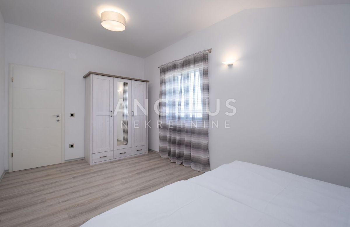 Pelješac, Lovište - prostorno stanovanje prva vrsta do morja, 143 m² s parkirnim mestom - PRODAMO