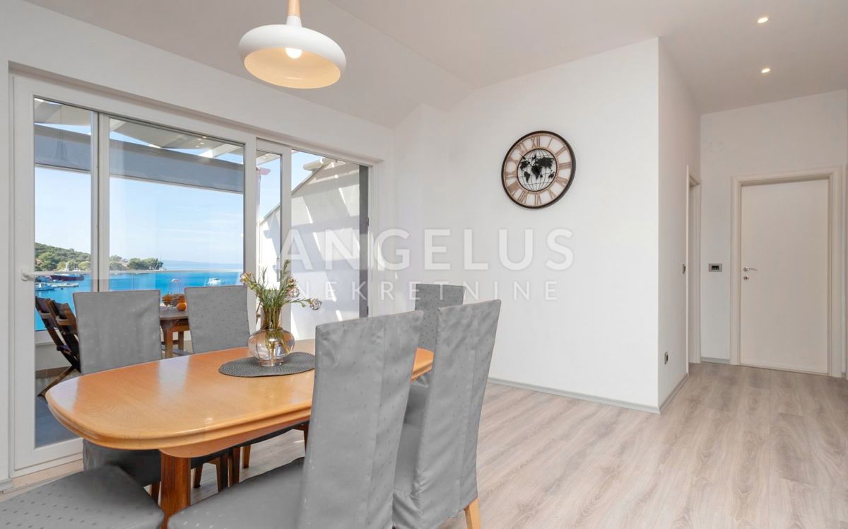 Pelješac, Lovište - prostorno stanovanje prva vrsta do morja, 143 m² s parkirnim mestom - PRODAMO