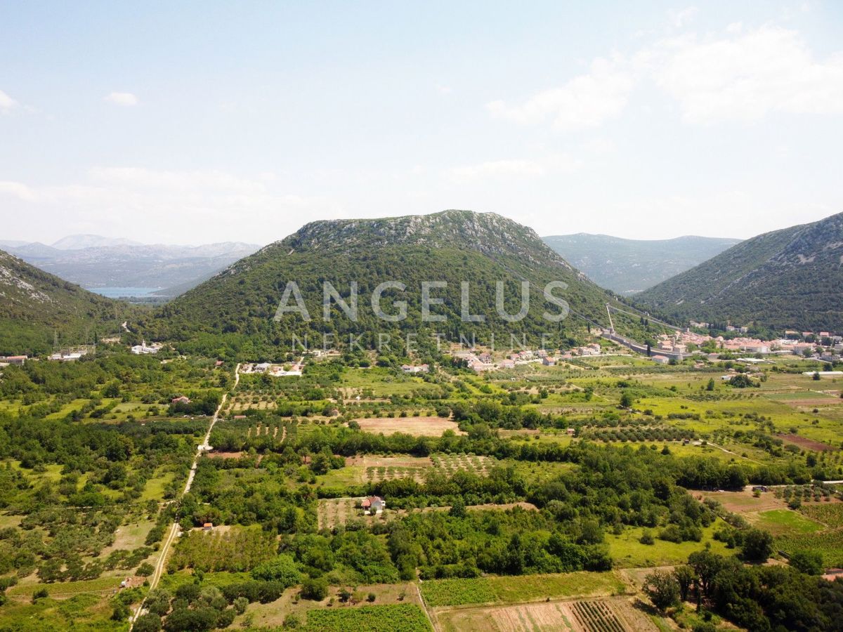 Hrvaška, Ston - gradbeno zemljišče 1940 m2