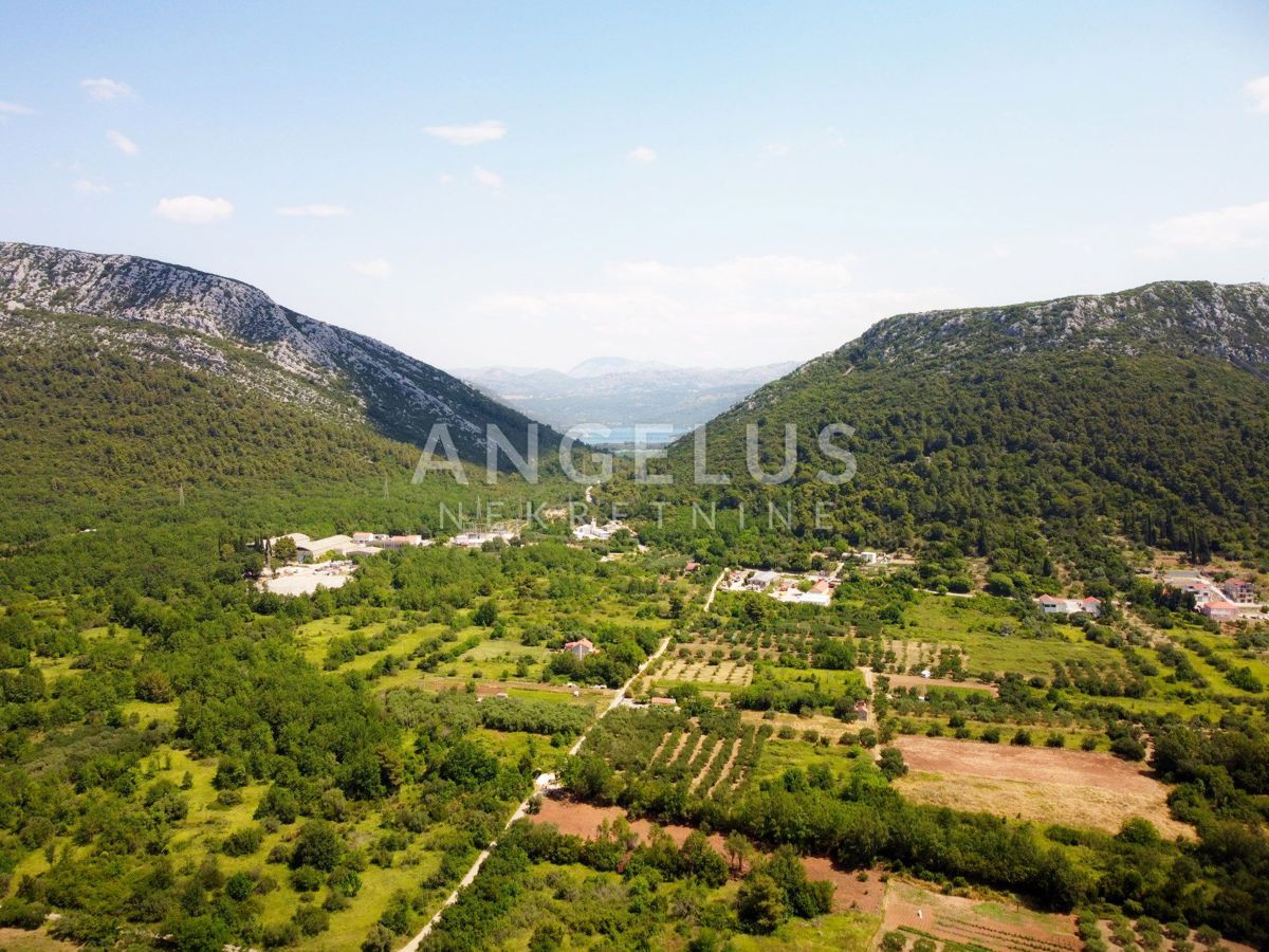 Hrvaška, Ston - gradbeno zemljišče 1940 m2