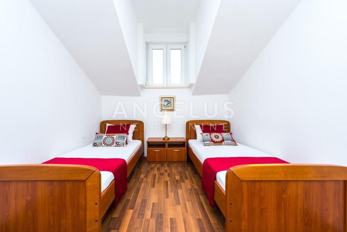 Hrvaška, Dubrovnik, Ploče - dvosobni apartma s čudovitim pogledom na staro mestno jedro in otok Lokrum