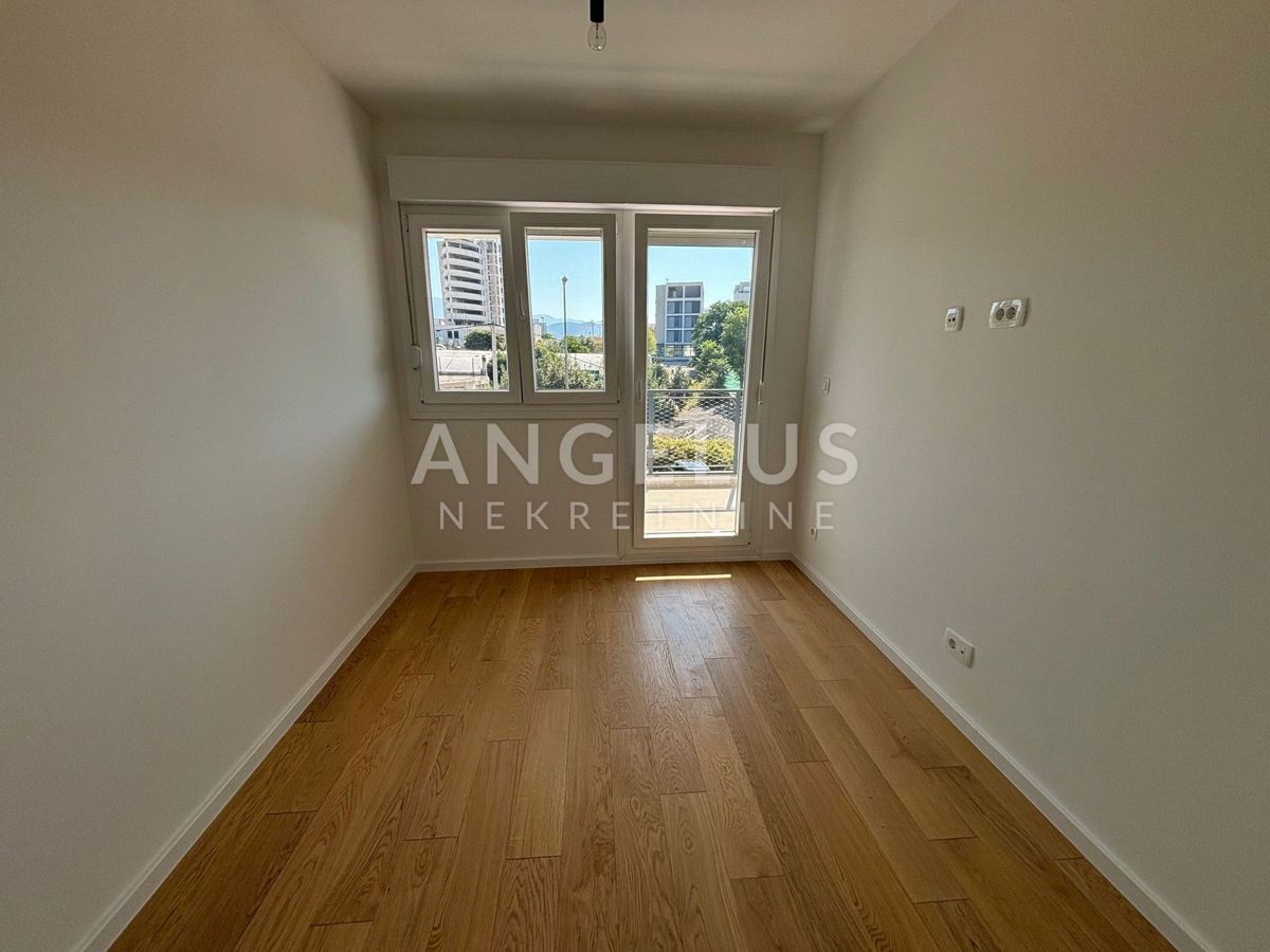 Hrvaška, Split Žnjan - NOVOGRADNJA, trisobni apartma z dvema parkirnima mestoma in pogledom na morje, 79.05 m2