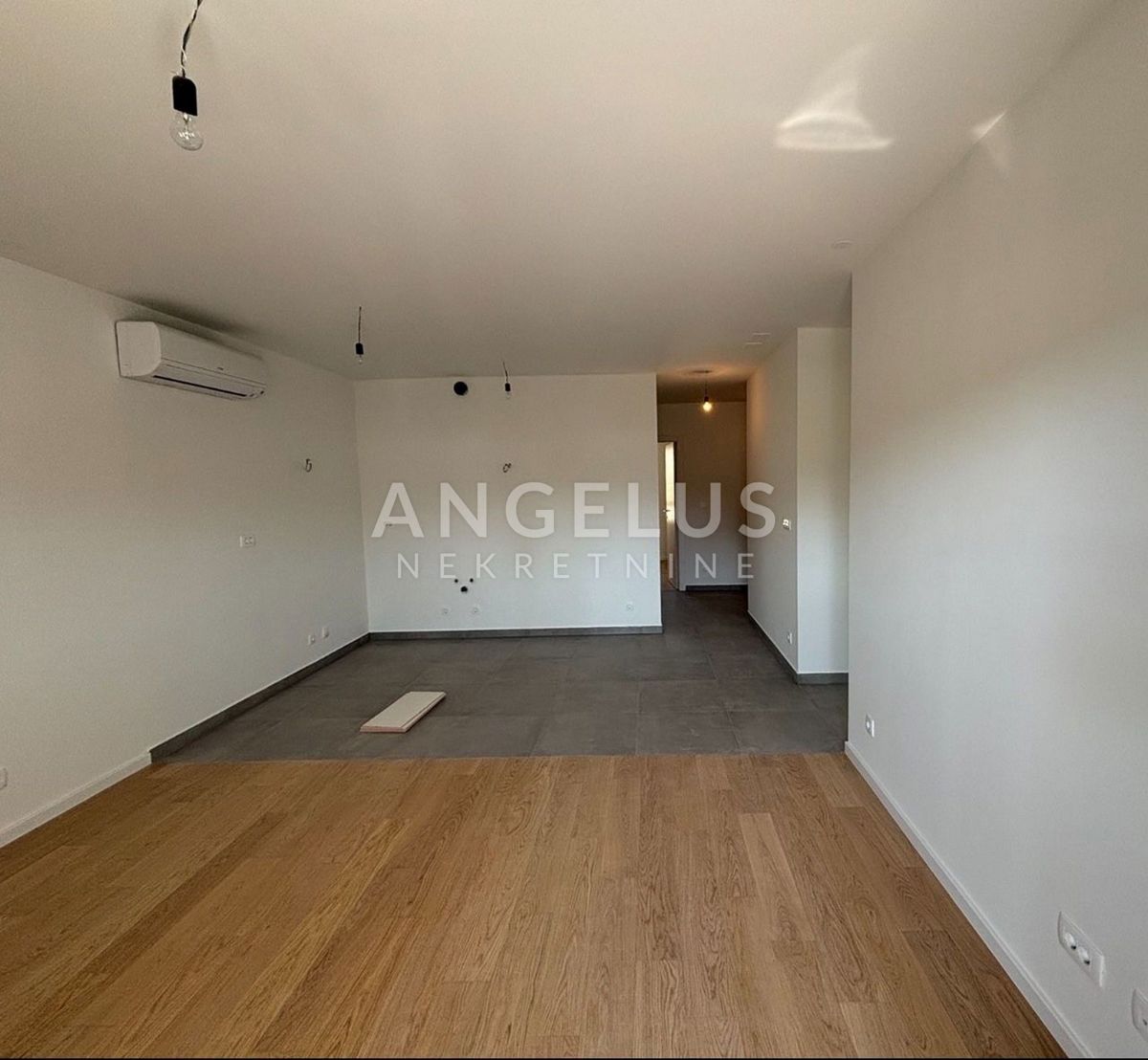 Hrvaška, Split Žnjan - NOVOGRADNJA, trisobni apartma z dvema parkirnima mestoma in pogledom na morje, 79.05 m2