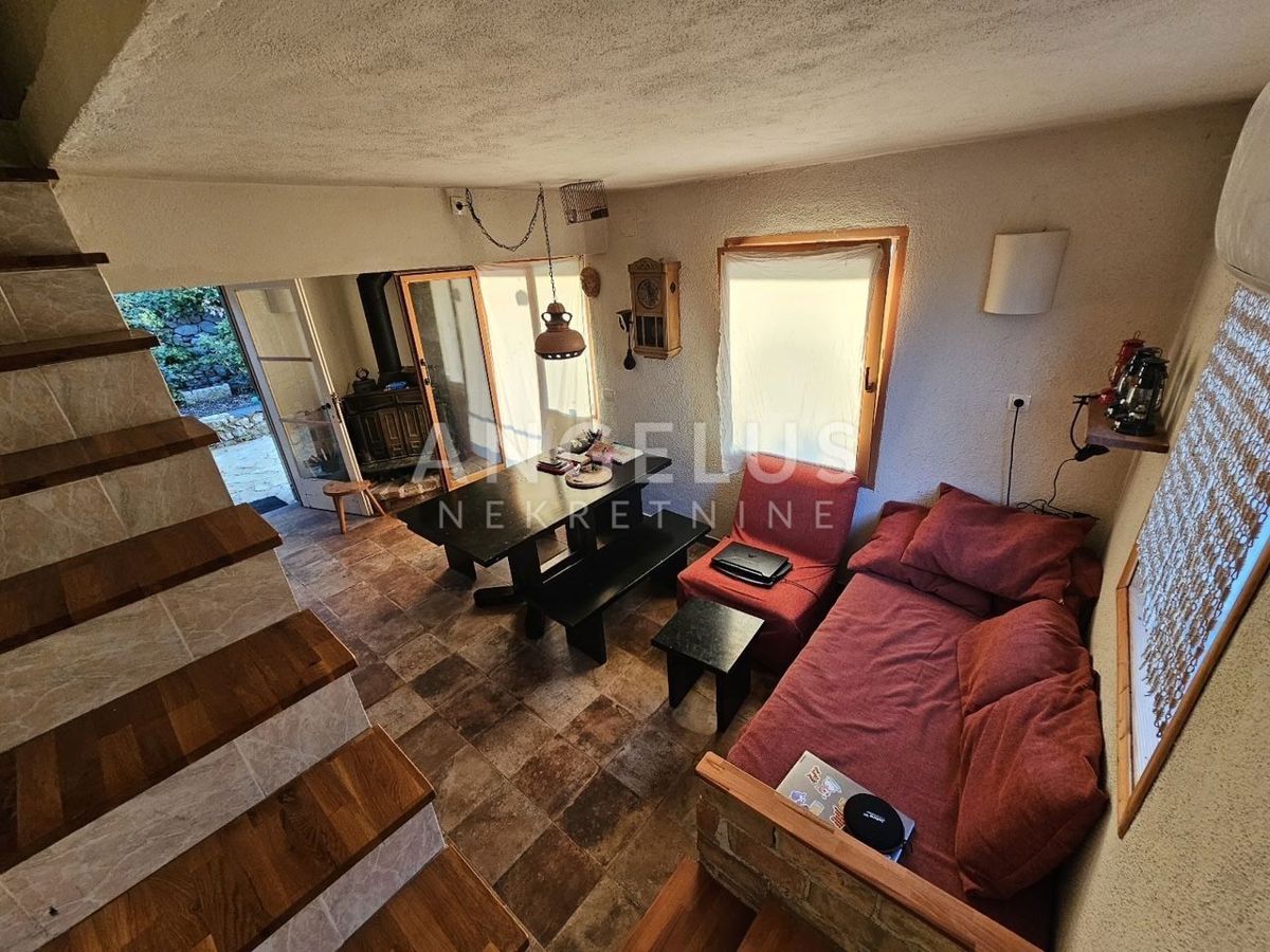 Hrvaška, Brač, Bobovišća - lepa kamnita hiša z odprtim pogledom
