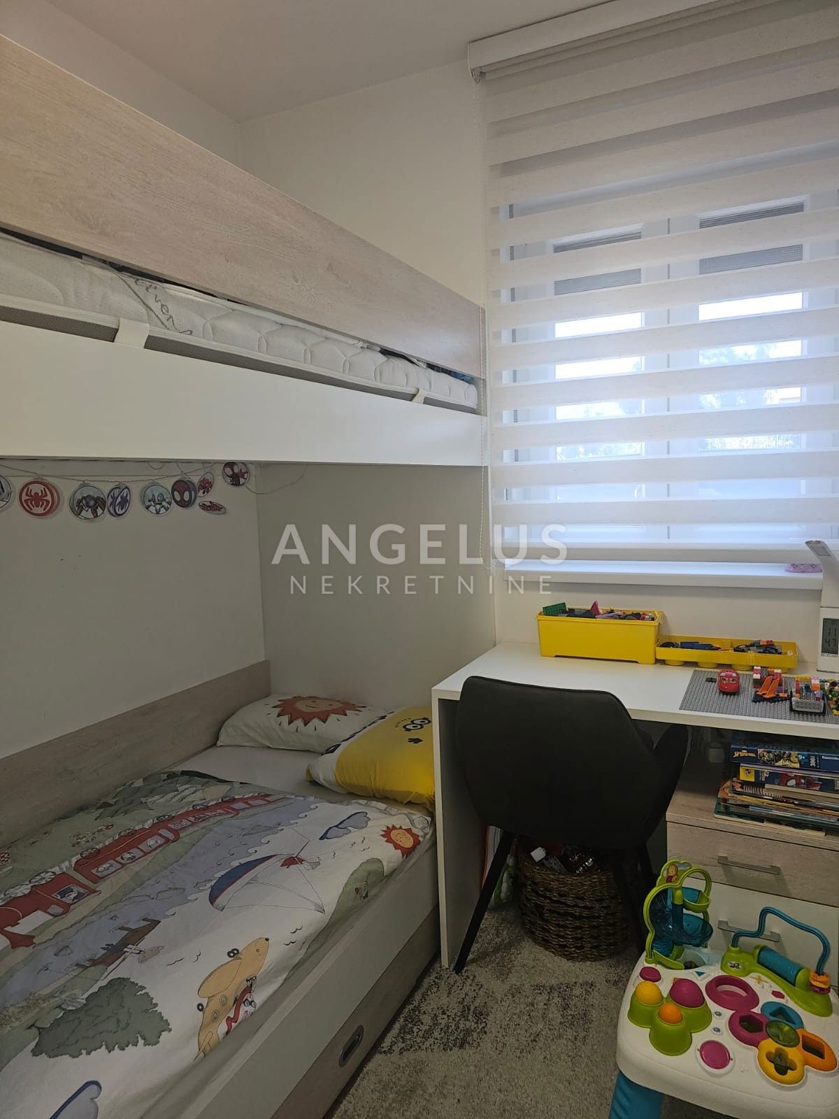 Hrvaška, Trogir - Na novo zgrajeno, popolnoma opremljeno dvosobno stanovanje z bazenom in čudovitim vrtom