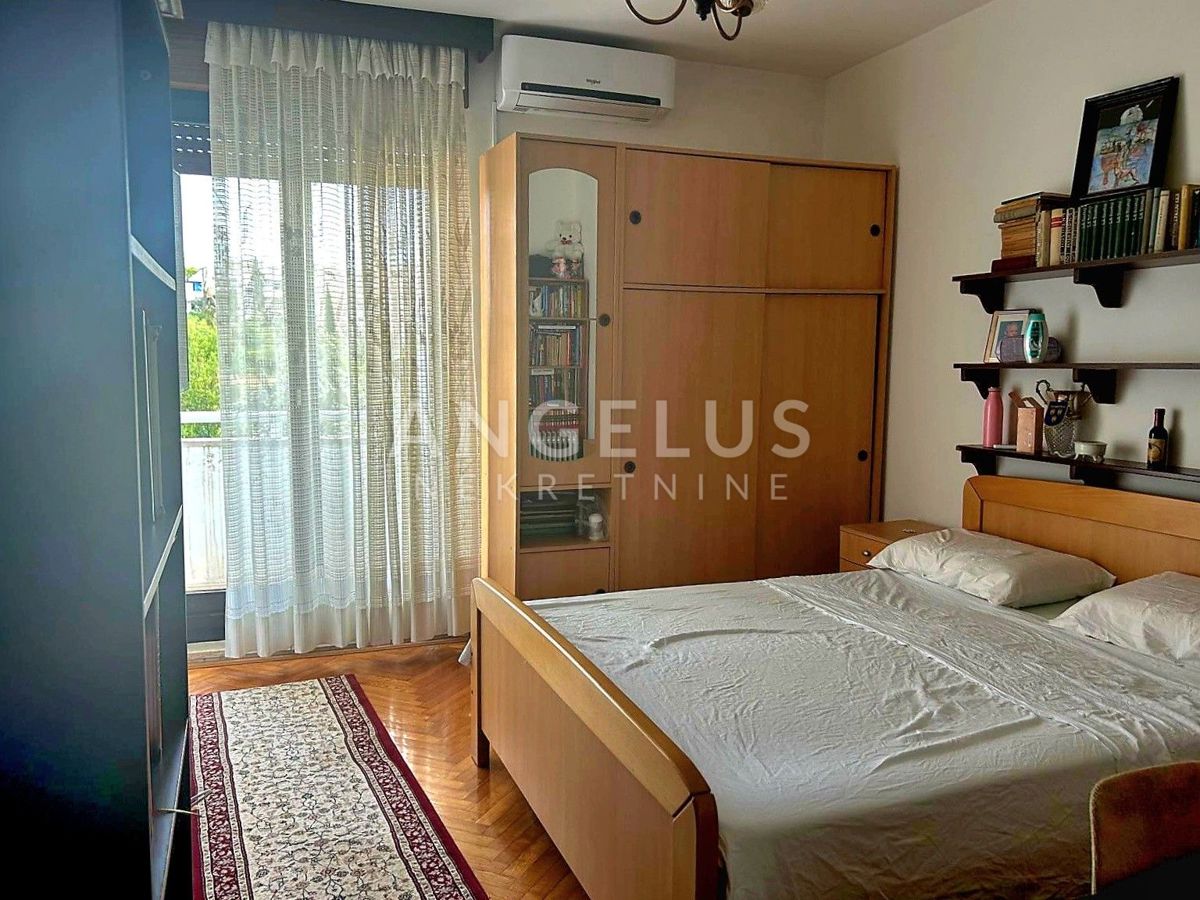 Split, Bačvice - trosobno stanovanje 108 m2, garaža 43 m2