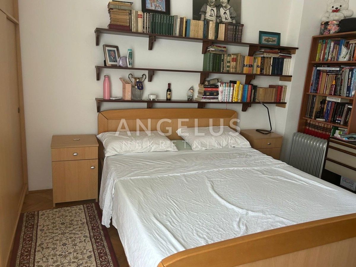 Split, Bačvice - trosobno stanovanje 108 m2, garaža 43 m2