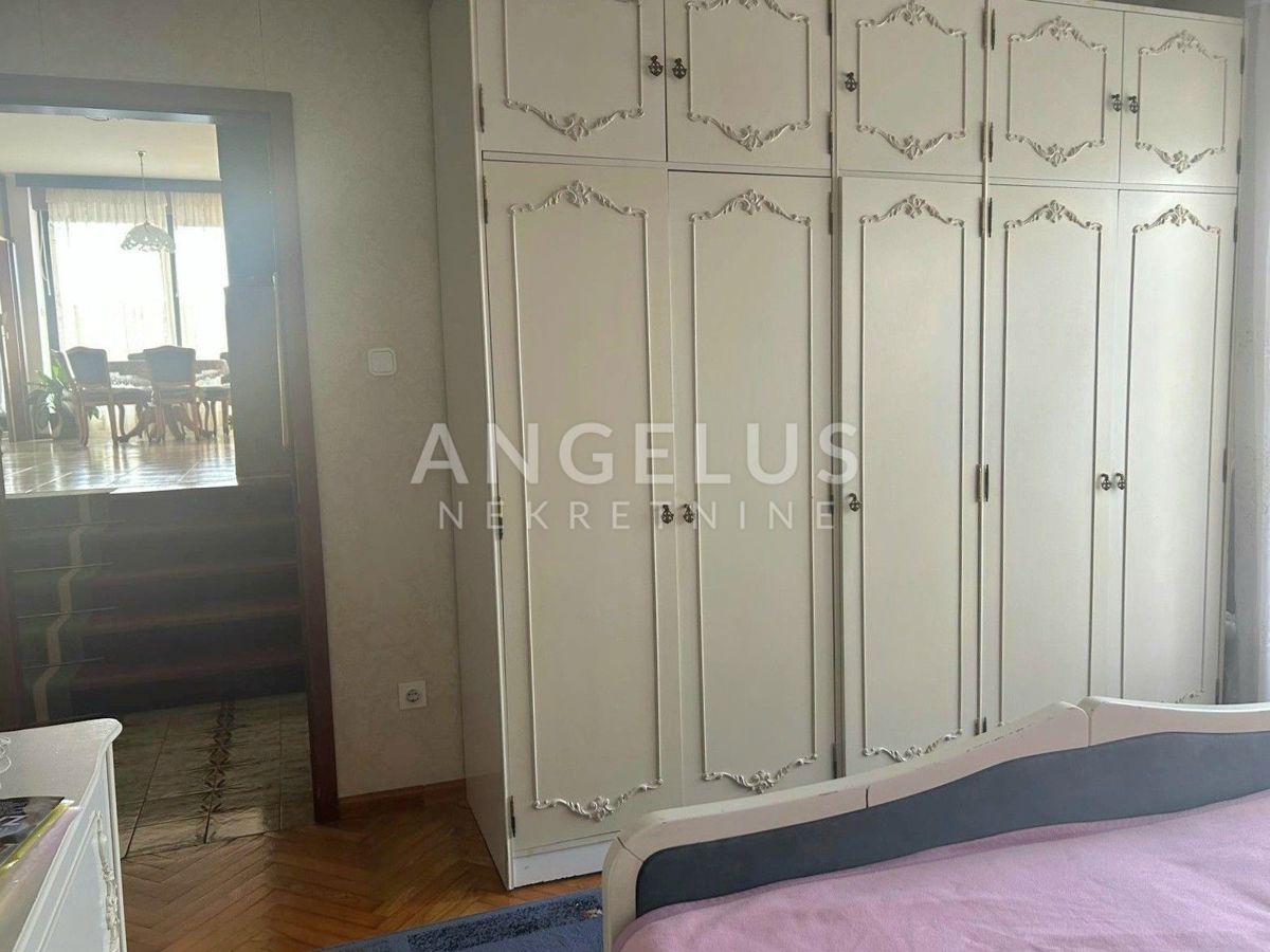 Split, Bačvice - trosobno stanovanje 108 m2, garaža 43 m2