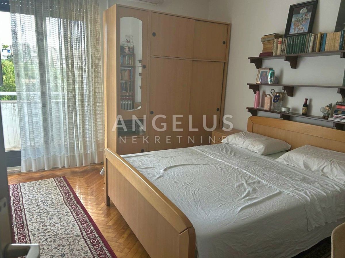 Split, Bačvice - trosobno stanovanje 108 m2, garaža 43 m2