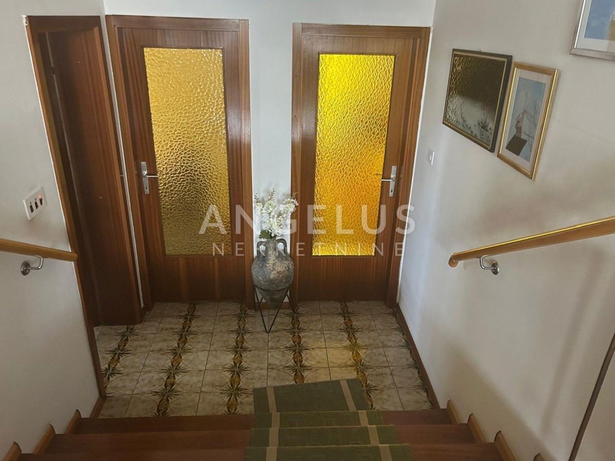 Split, Bačvice - trosobno stanovanje 108 m2, garaža 43 m2