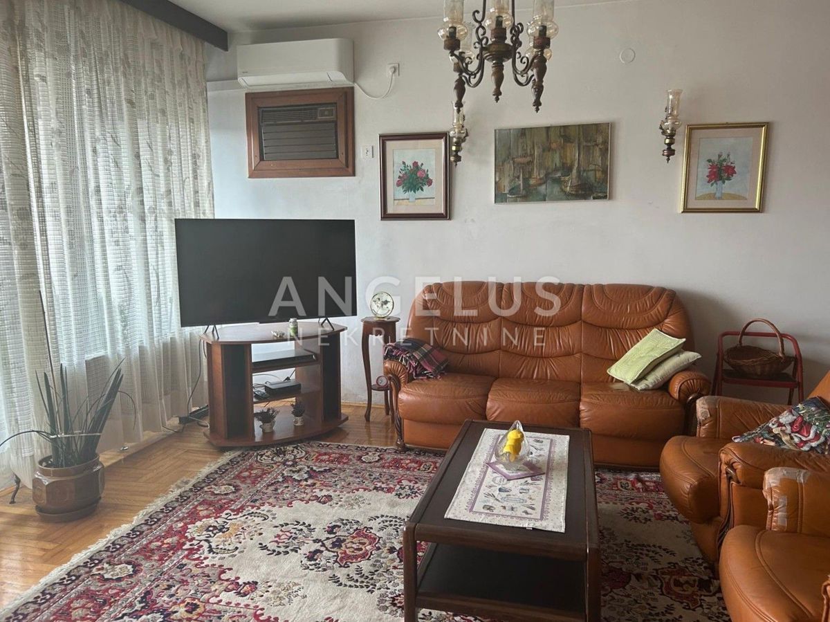 Split, Bačvice - trosobno stanovanje 108 m2, garaža 43 m2