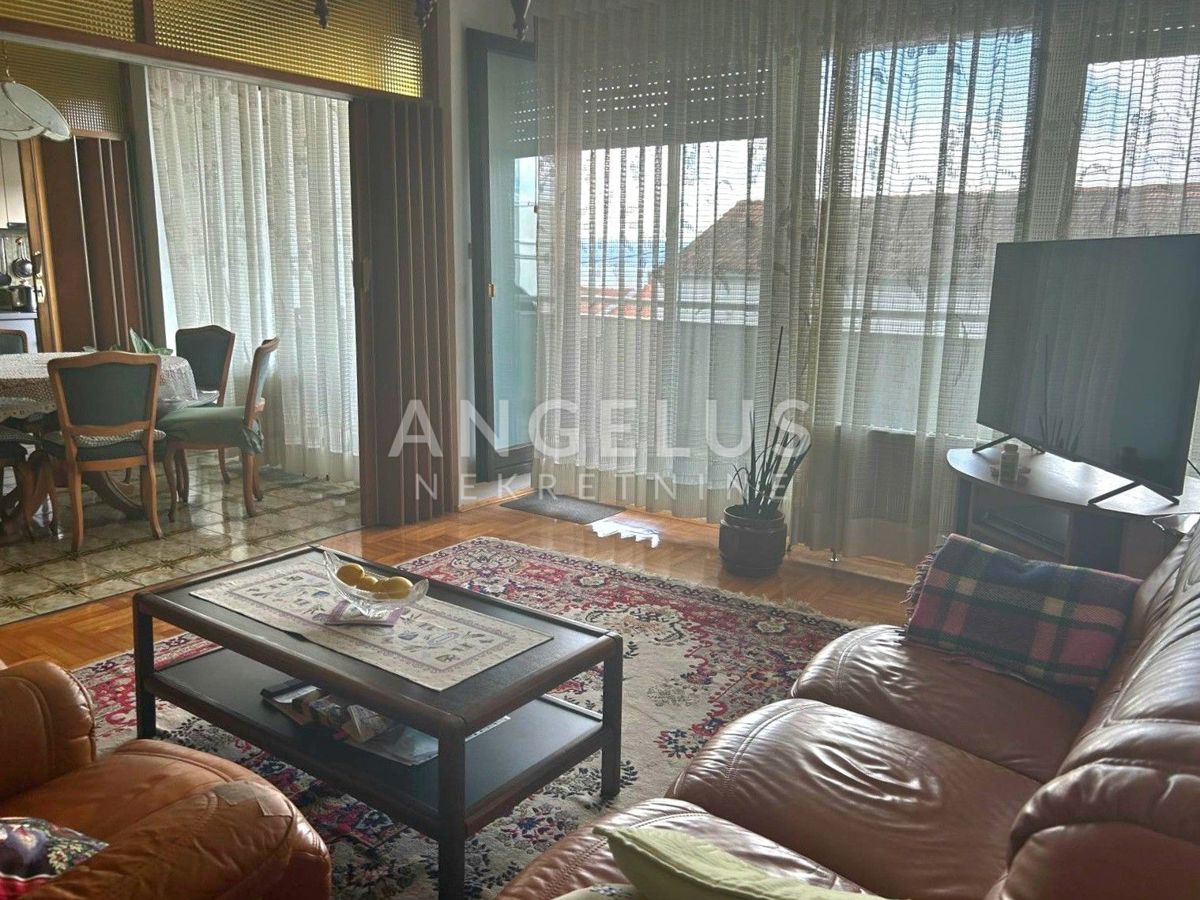 Split, Bačvice - trosobno stanovanje 108 m2, garaža 43 m2