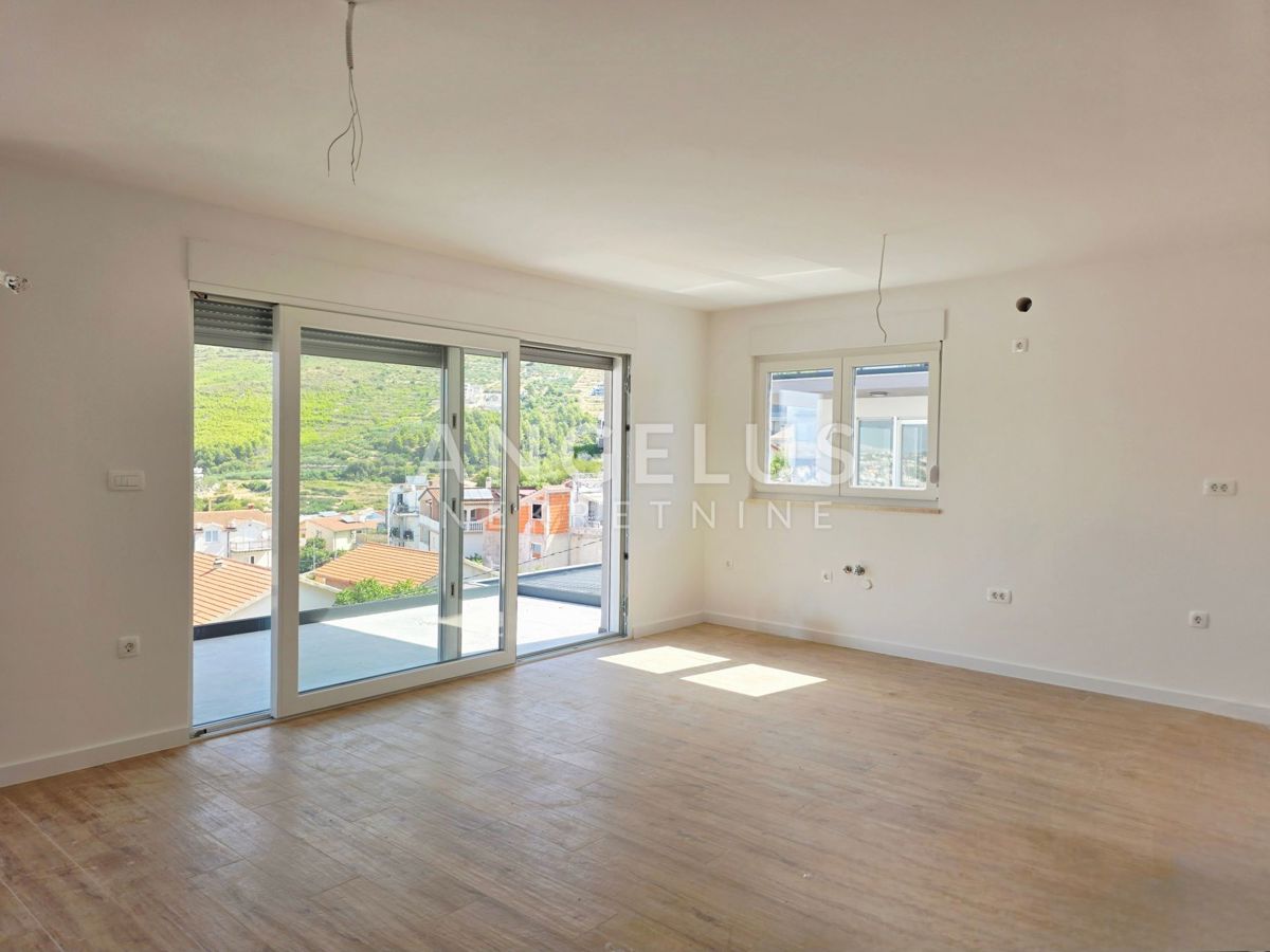 Strožanac, Podstrana - PENTHOUSE 3 stanovanje, 2 parkirišče PRODAMO