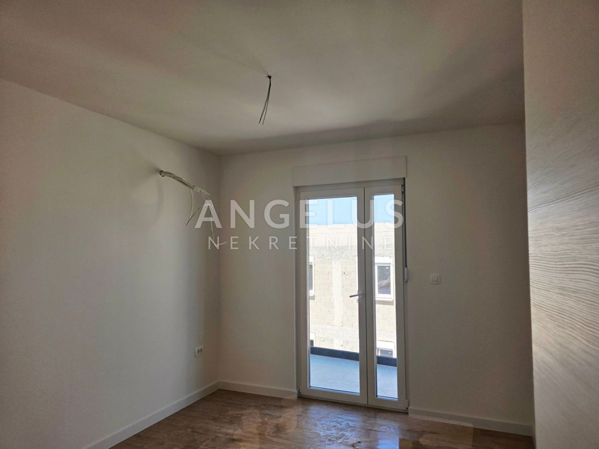Strožanac, Podstrana - PENTHOUSE 3 stanovanje, 2 parkirišče PRODAMO