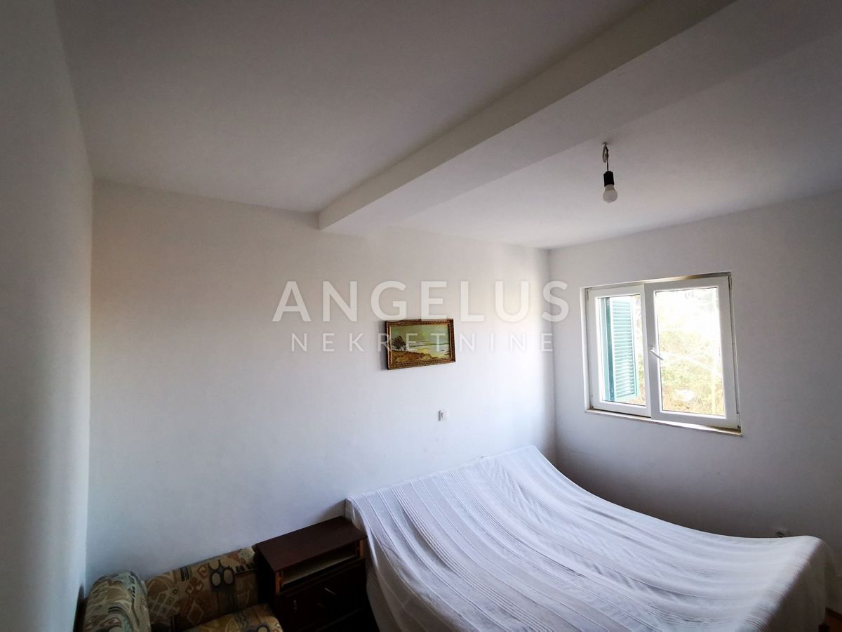 Šolta, Maslinica - enosobno stanovanje v centru Maslinice, 43 m2 PRODAJA