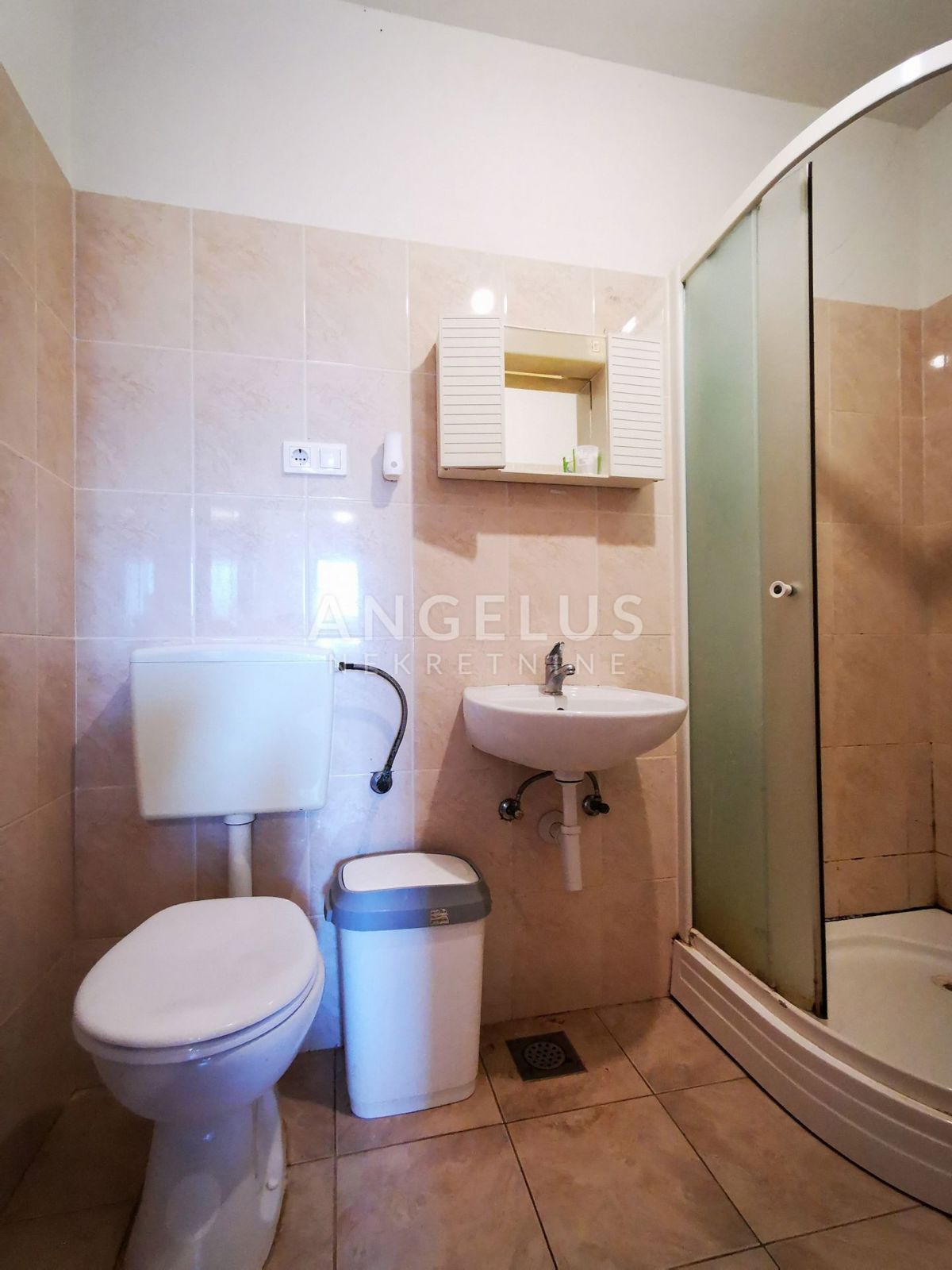 Šolta, Maslinica - enosobno stanovanje v centru Maslinice, 43 m2 PRODAJA