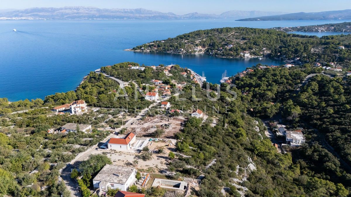 Šolta - grad.zemljišče s pogledom na morje, 867 m2, PRODAJA