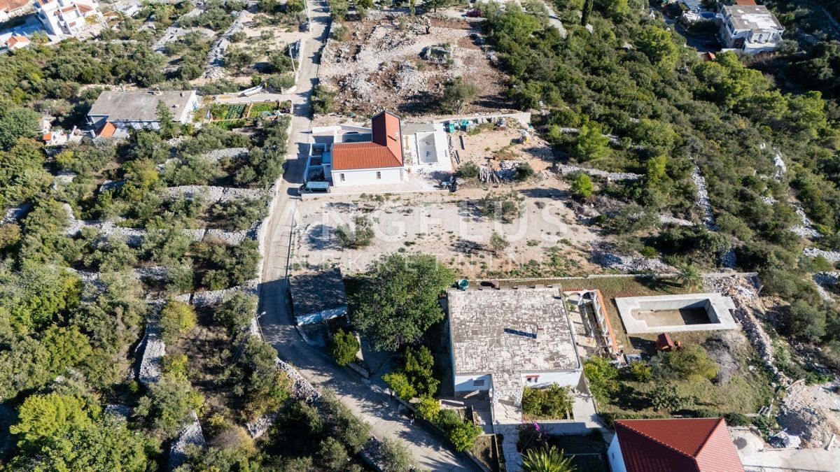 Šolta - grad.zemljišče s pogledom na morje, 867 m2, PRODAJA