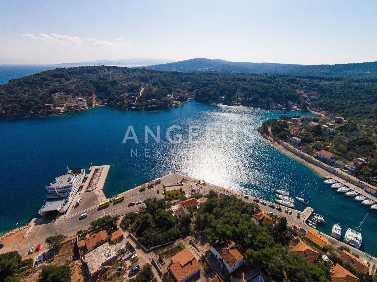 Šolta - grad.zemljišče s pogledom na morje, 867 m2, PRODAJA