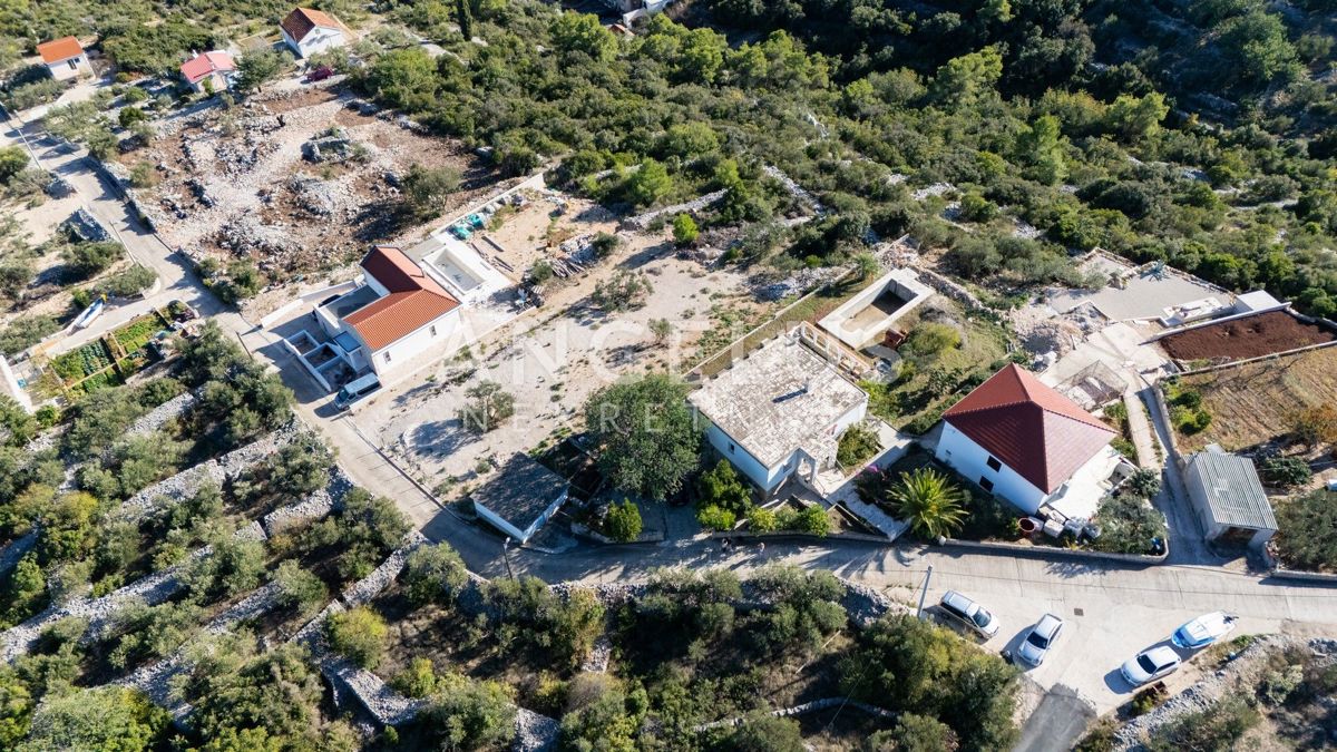 Šolta - grad.zemljišče s pogledom na morje, 867 m2, PRODAJA