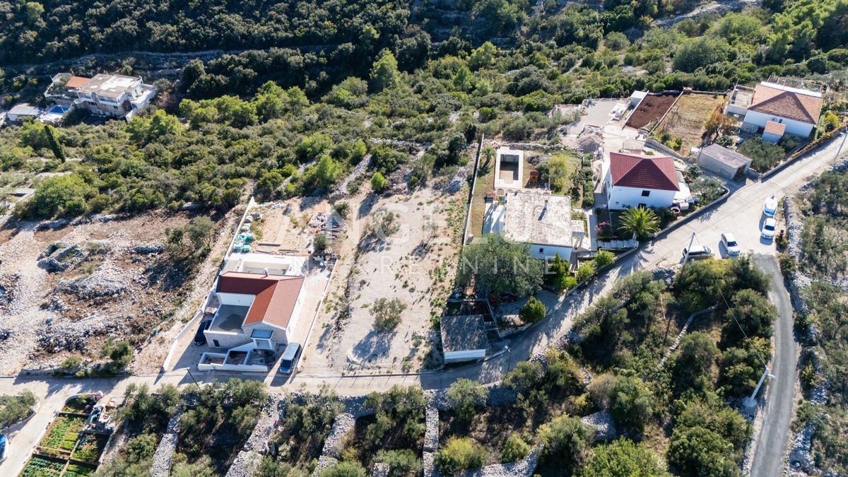 Šolta - grad.zemljišče s pogledom na morje, 867 m2, PRODAJA